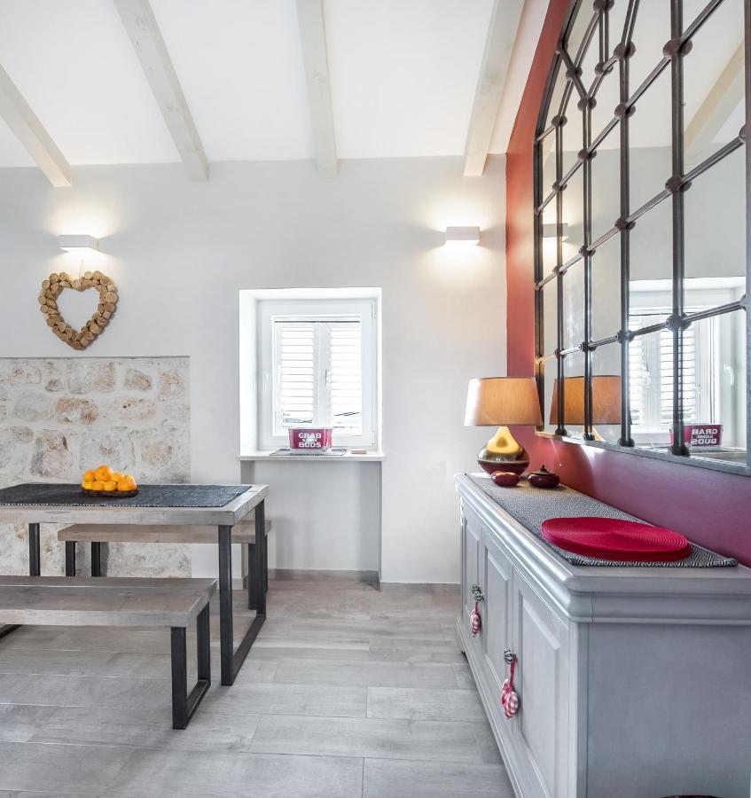 Apartament Jully With Swimming Pool