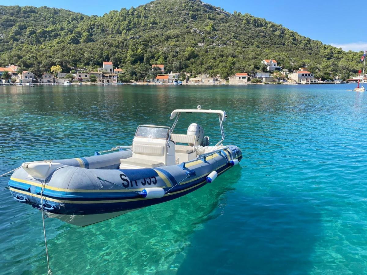 Jully With Swimming Pool Apartament